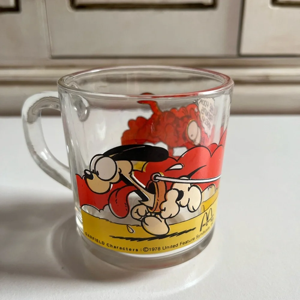 Vintage 1978 Jim Davis Garfield McDonald's Clear Glass Mug “Use Your Friends ..”